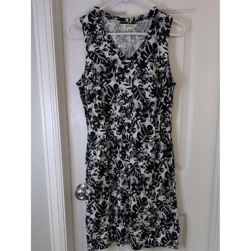 Briggs New York Linen Rayon Blend Black and White Floral V-Neck Sleeveless Mini